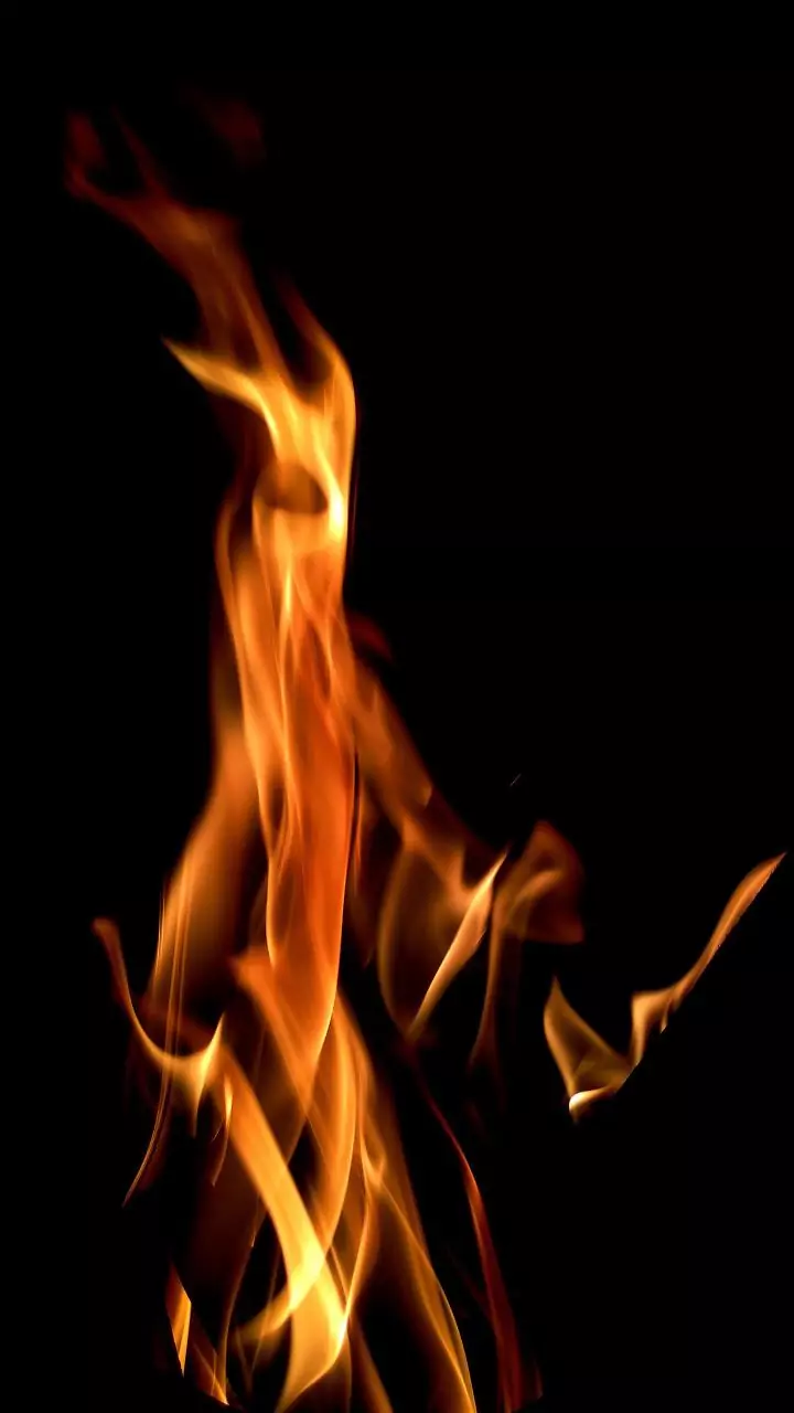 40 rescued as fire breaks out at residential building in Mumbai