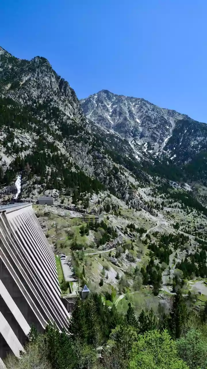 What Happens When A Flash Flood Blocks A Himalayan River
