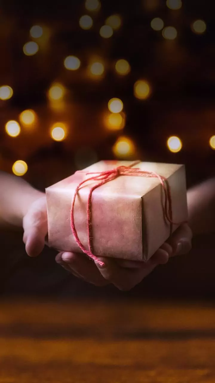 Best Christmas gifts to stay connected in long-distance relationship