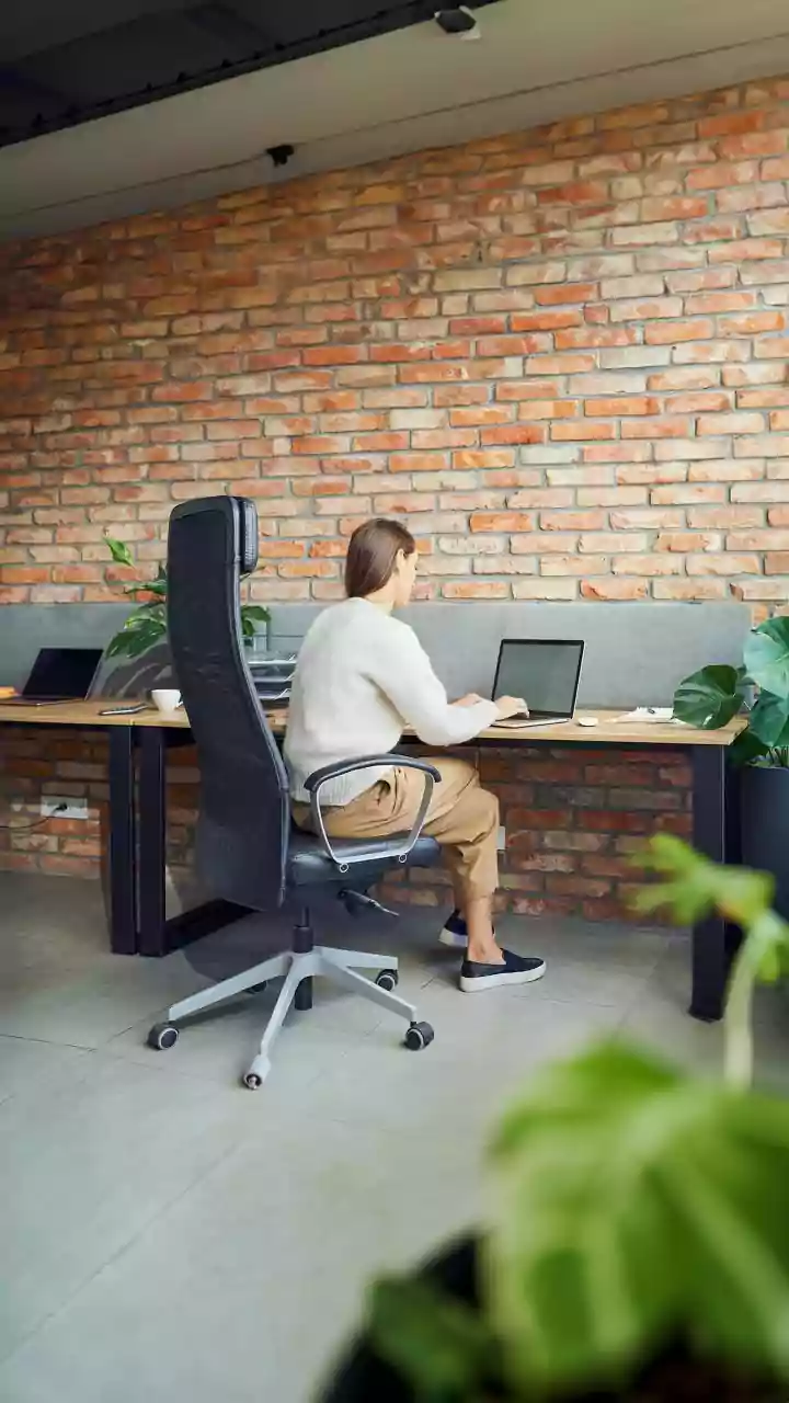 Kolkata Man's Office Trick: Less Work, More Chill