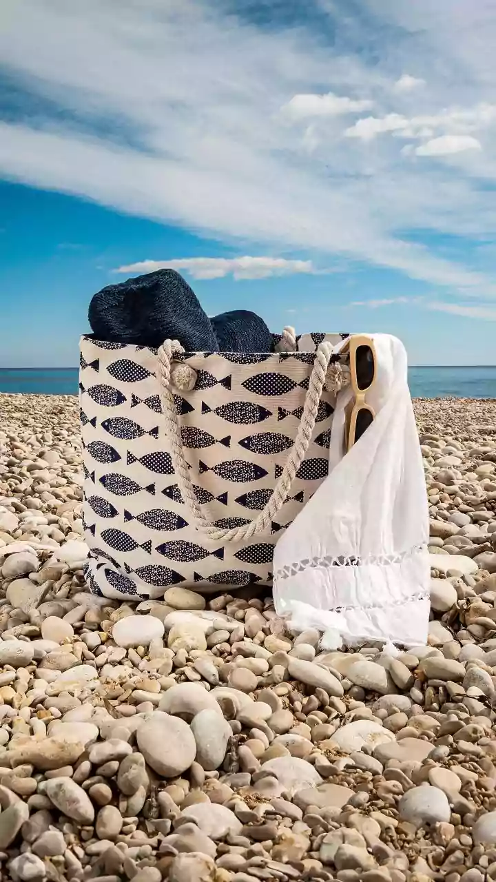 Seaside Chic: Elevate Your Summer Style with Nautical Accessories