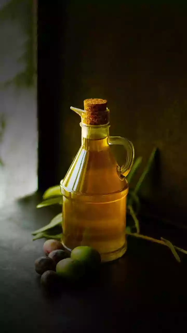 Make zero waste cooking oils using leftover coriander and mint stems at home