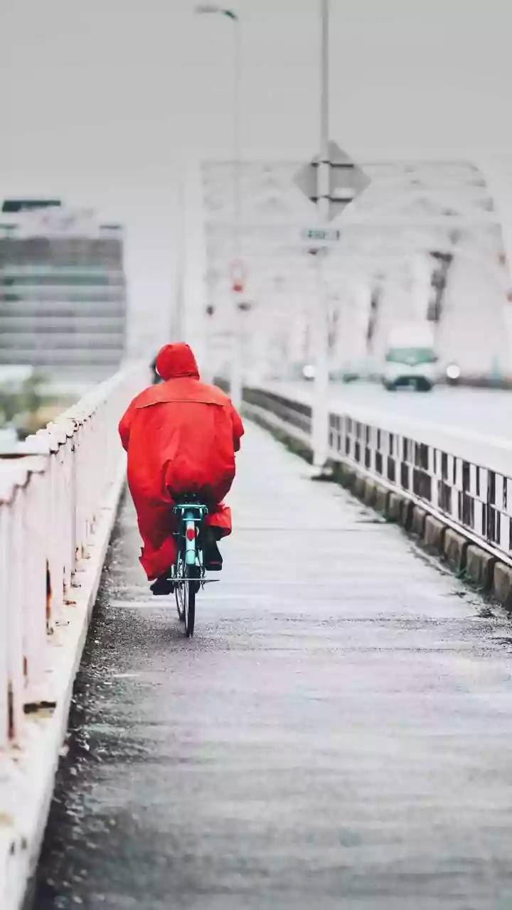 Rainy Weather Makes Familiar Routes Less Predictable for Exercise