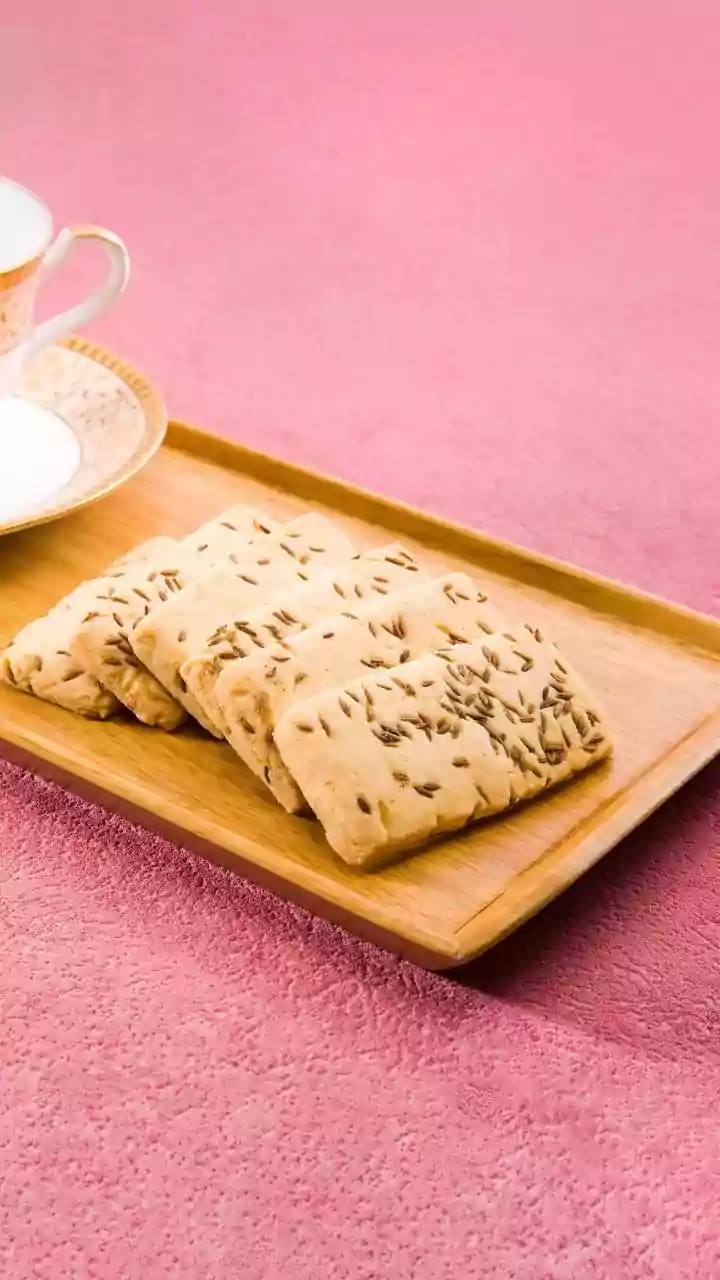 Have you had khari biscuit at these tea stalls?