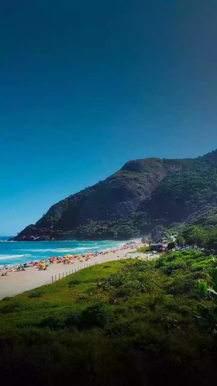 From Mountains to Beaches: Choosing a Realistic Short Holiday