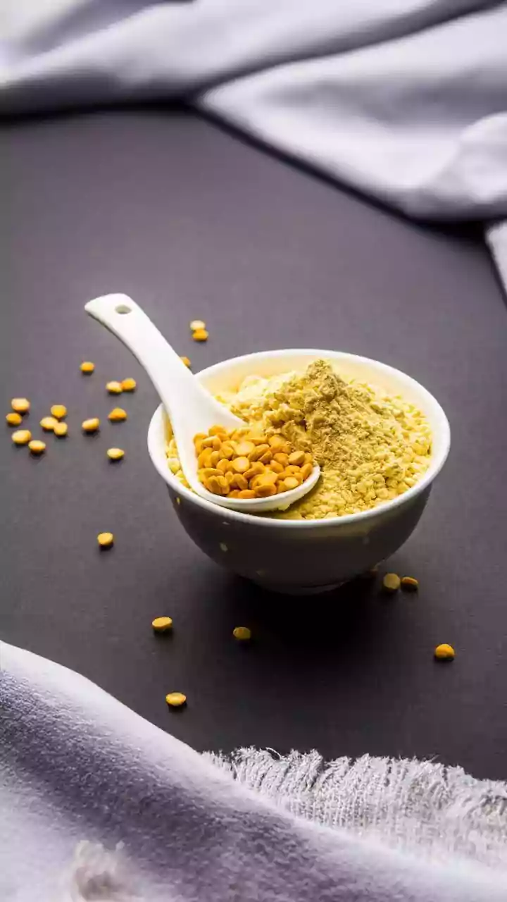 Suralichi Vadi Turns Gram Flour and Yoghurt Into Soft Savoury Rolls