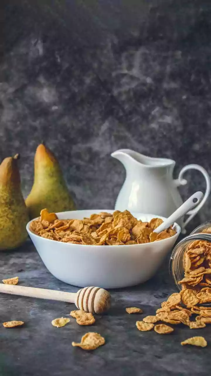 Jowar flakes and honey bowl: A healthy breakfast choice