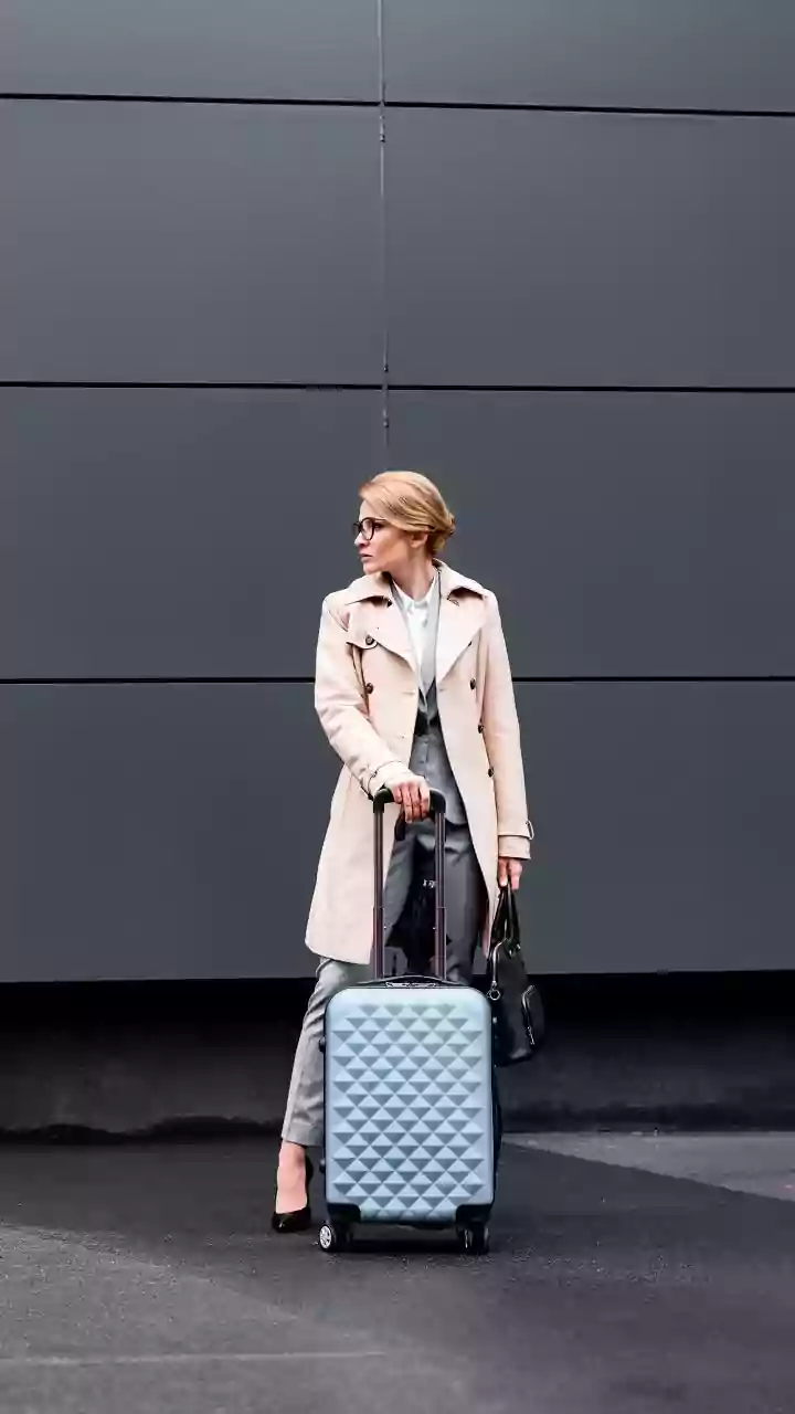 Why Travelers Choose Vacuum Compression Bags Over Simple Packing Cubes For Bulky Rainy Attire