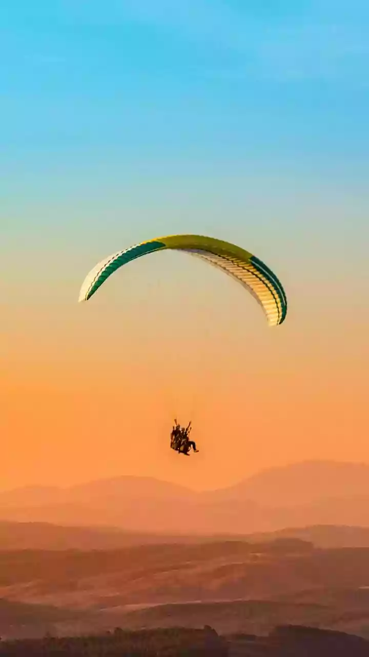 The French Alps Paragliding Guide Has A Popular Seasonal Window From May To September