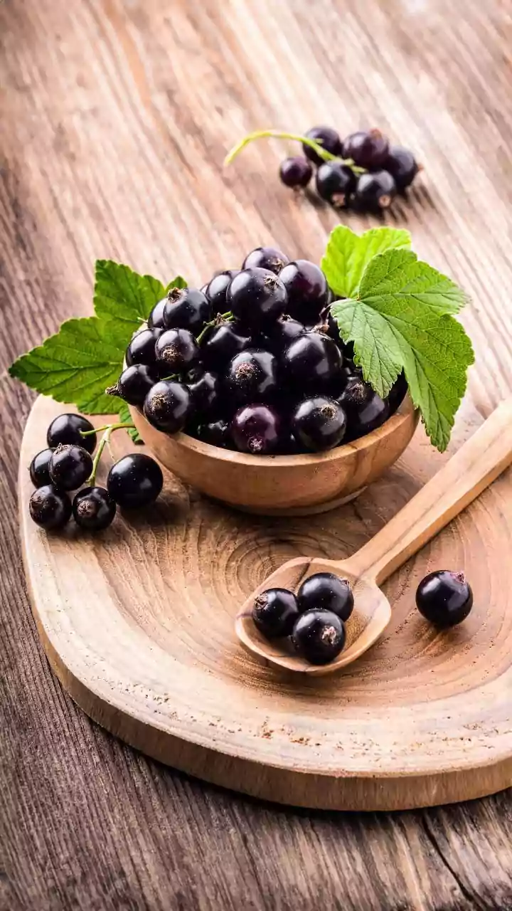 5 amazing health benefits of black currants