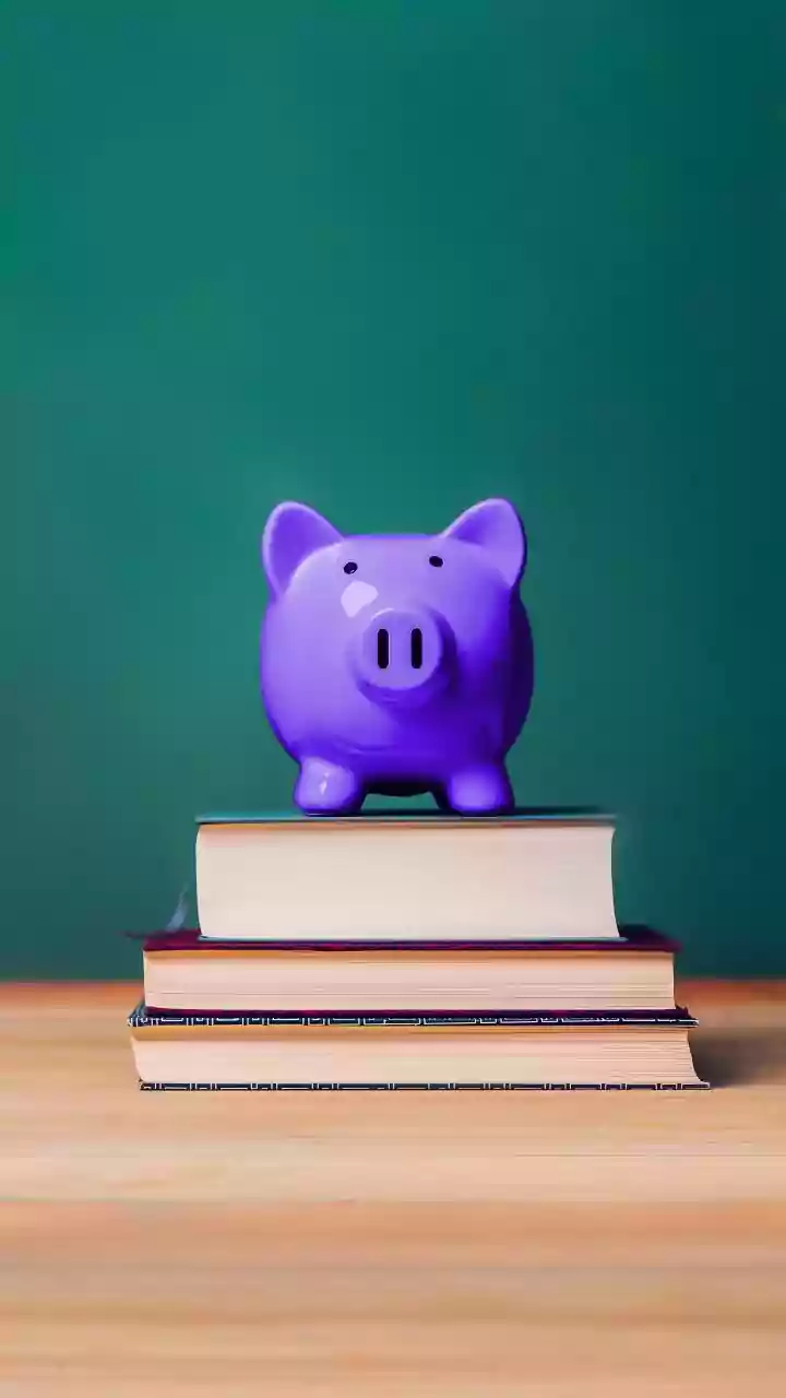 Income Tax Slabs Guide: How Fresh Graduates Pick New Vs Old Regime