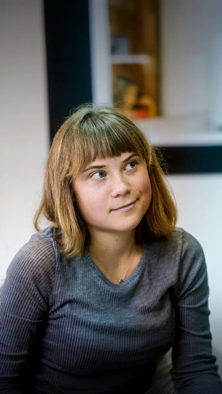 Greta Thunberg participa na França de protestos por melhorias na educação