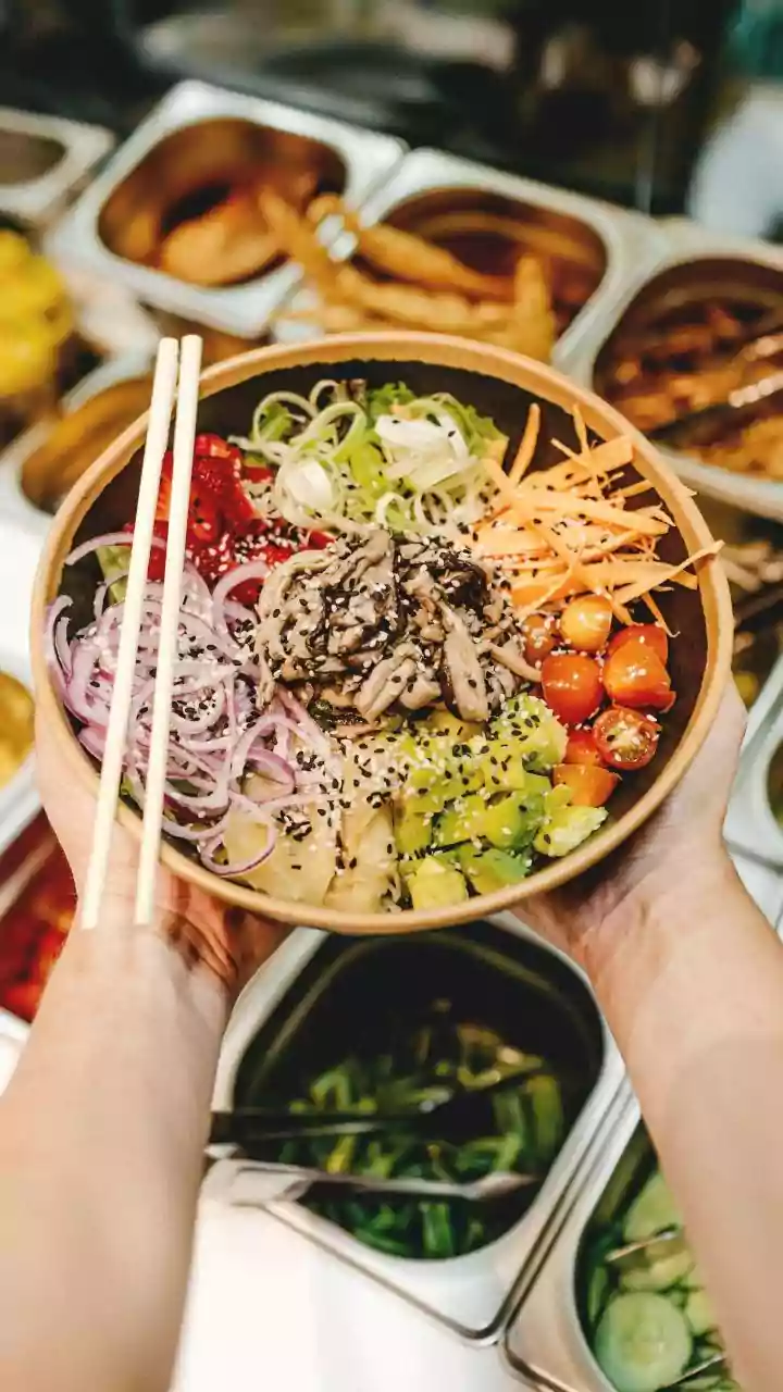 Healthy Restaurant Choices: A Dietitian's Guide