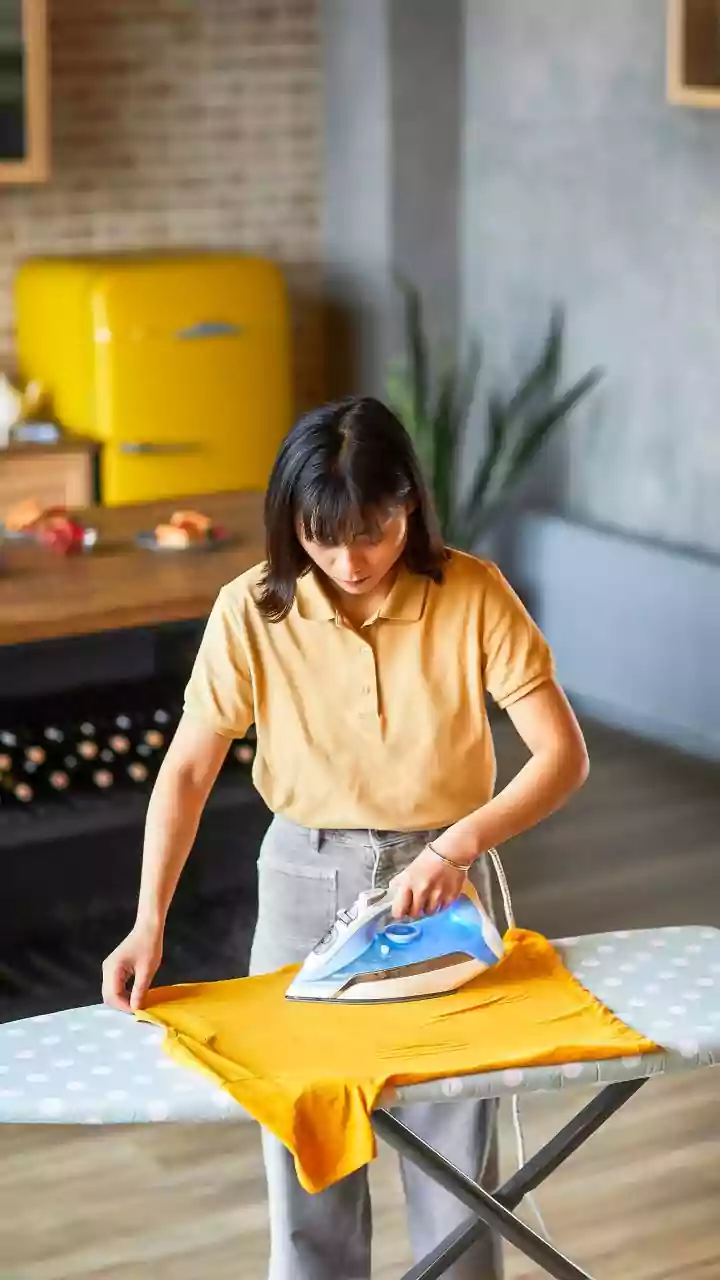 Seven DIY Ways to Refresh Yellow-Stained Clothes at Home