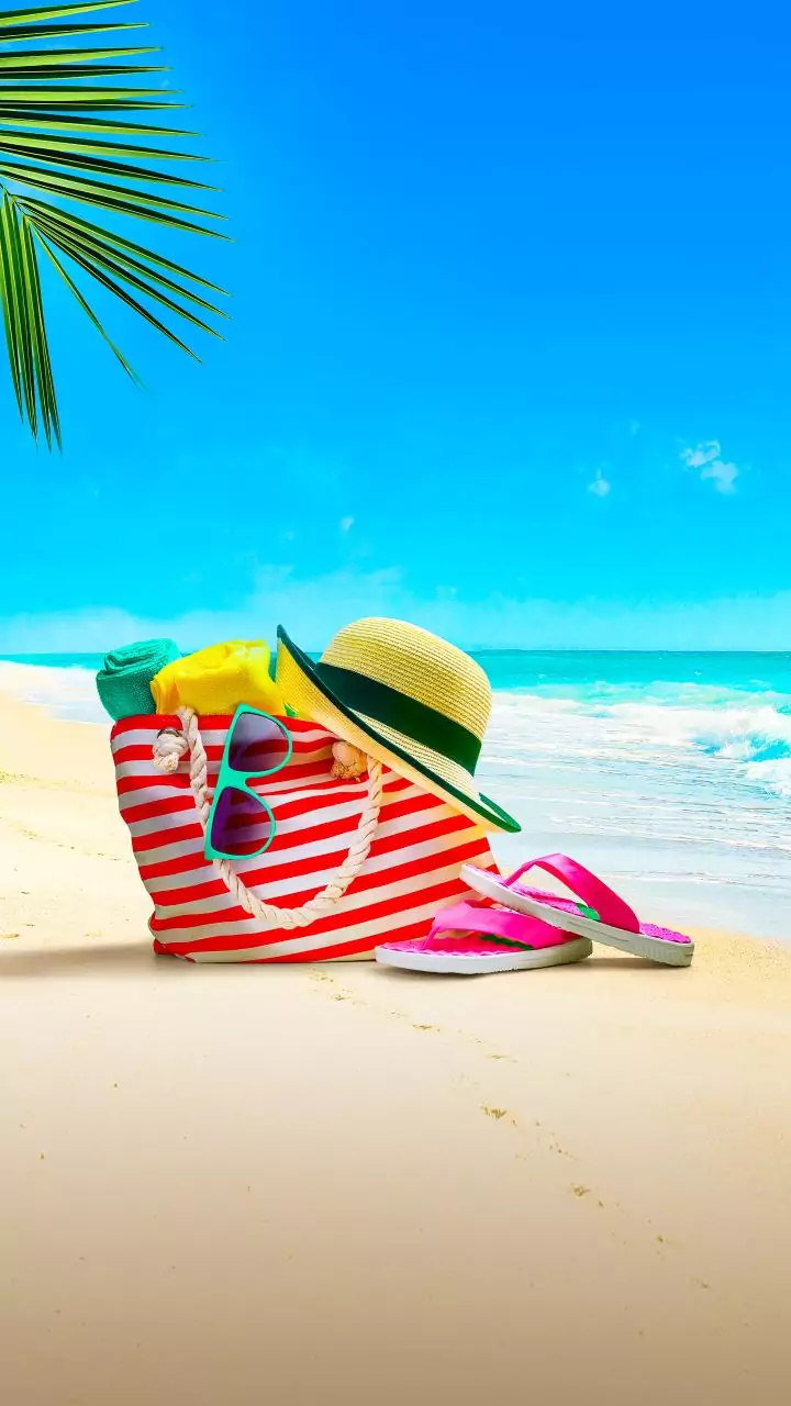 Vacuum compression pouches help travelers fit more clothes into weekend beach bags