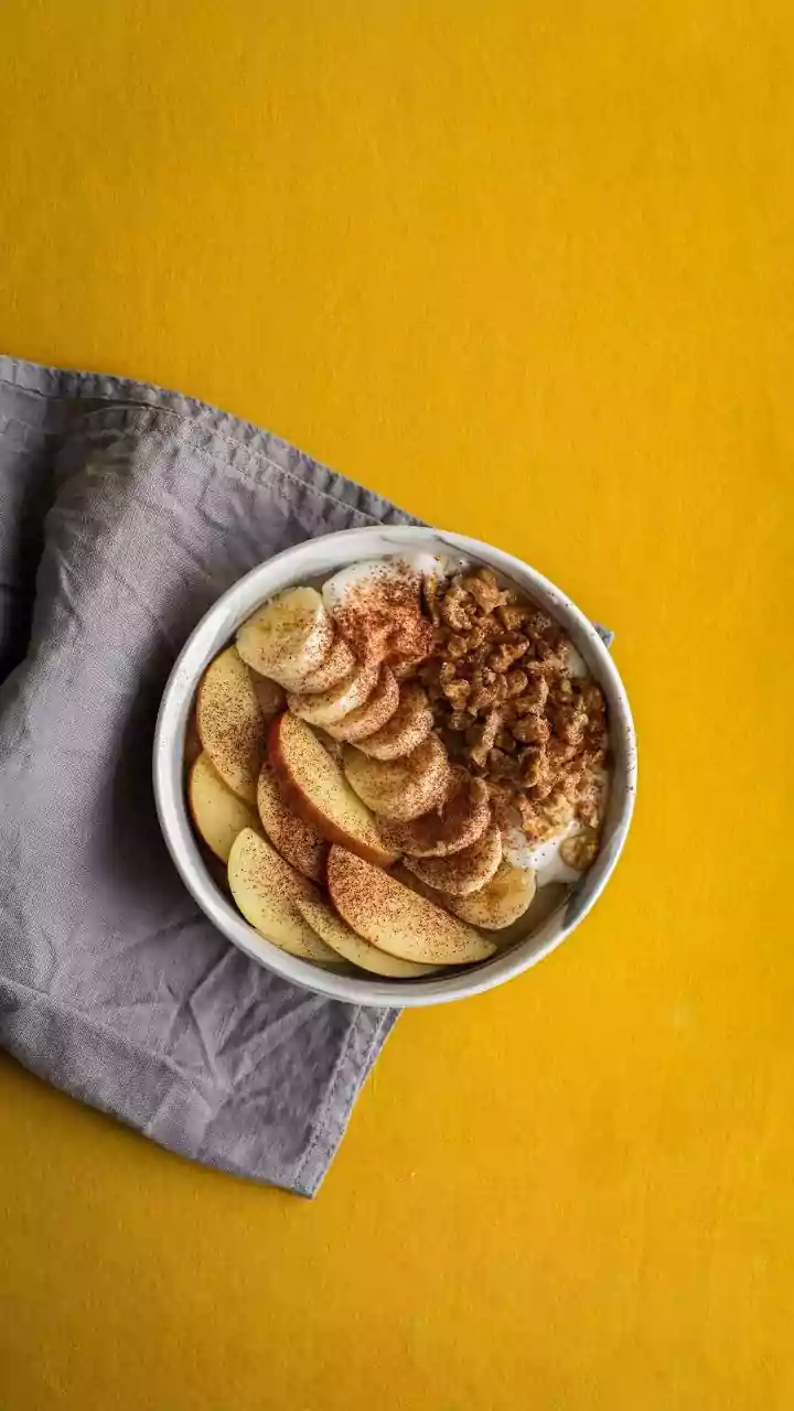 Revamp Your Breakfast: High-Protein Apple Pie Yoghurt Bowl for Gut Health