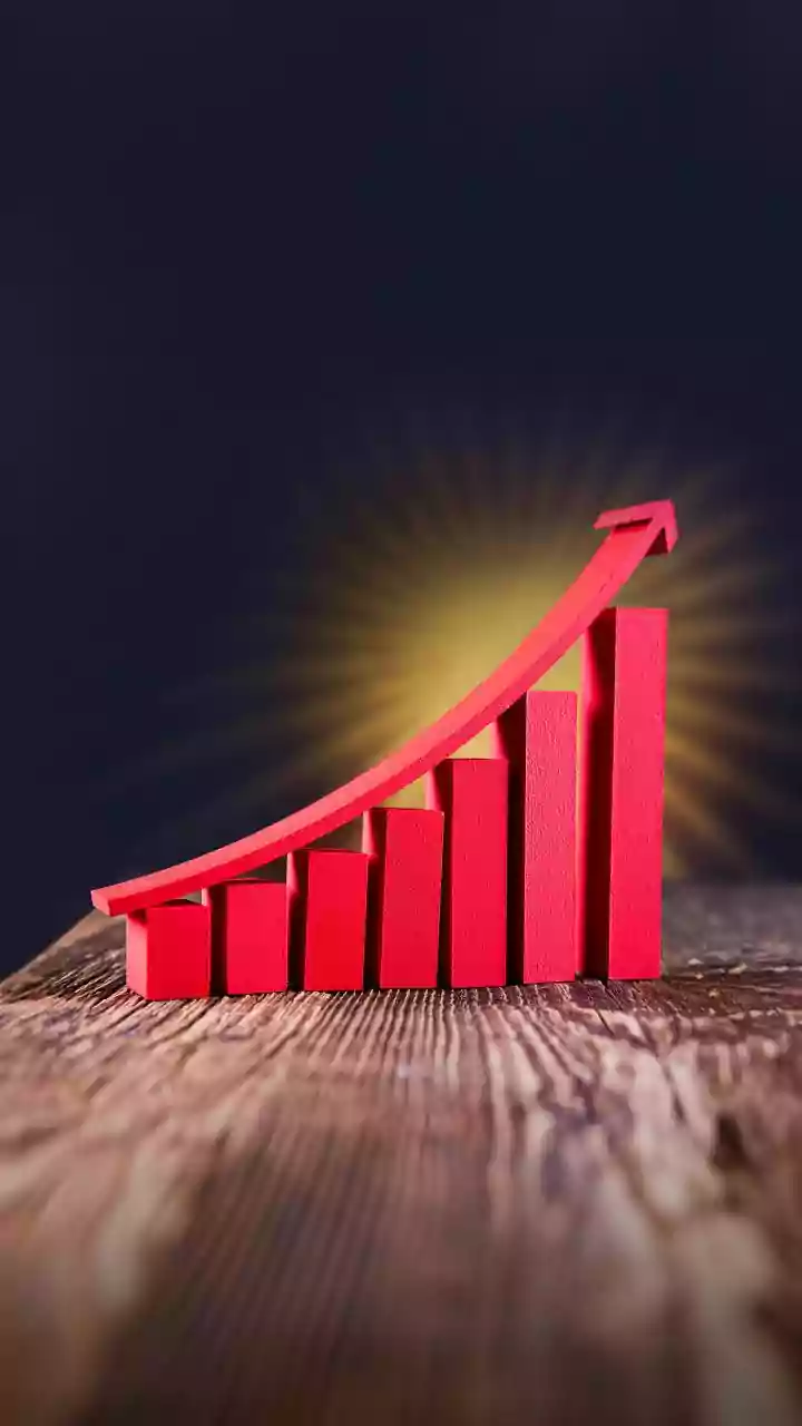 S&P 500 hits all-time high on Christmas Eve