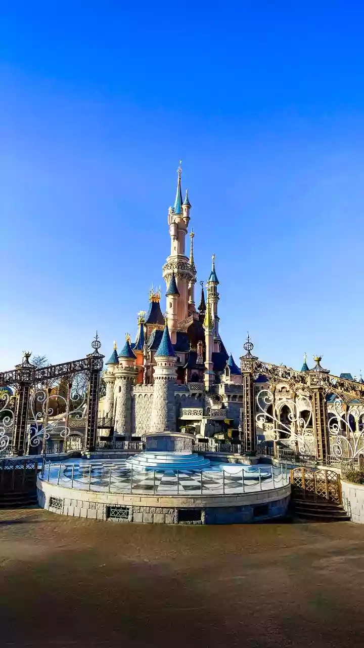Disneyland Paris é vizinha de outlet de luxo com mais de 100 lojas
