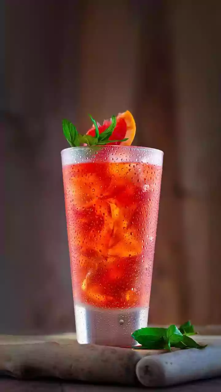 Creative Ways Home Mixologists Craft Low Sugar Drinks Using Cold Brewed Teas