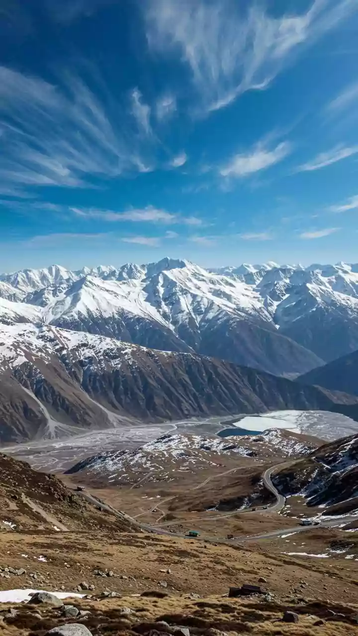 Travel Packing Hacks: Multi-Climate Rules For Warm Coasts And Cold Mountain Passes