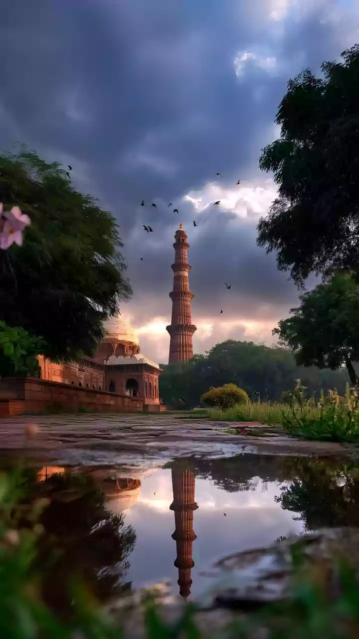 Heavy Rain Disrupts Delhi-NCR; IMD Issues Red Alert