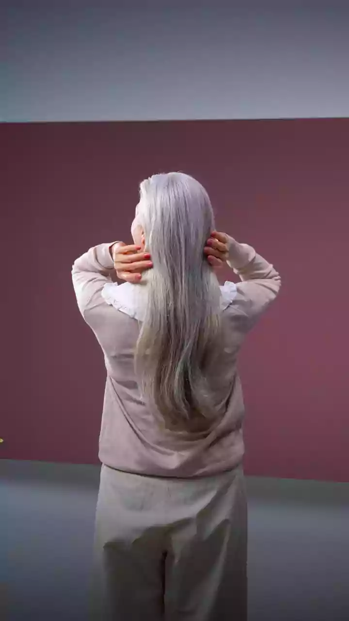 French Blending: The Effortless Chic for Embracing Your Natural Grays