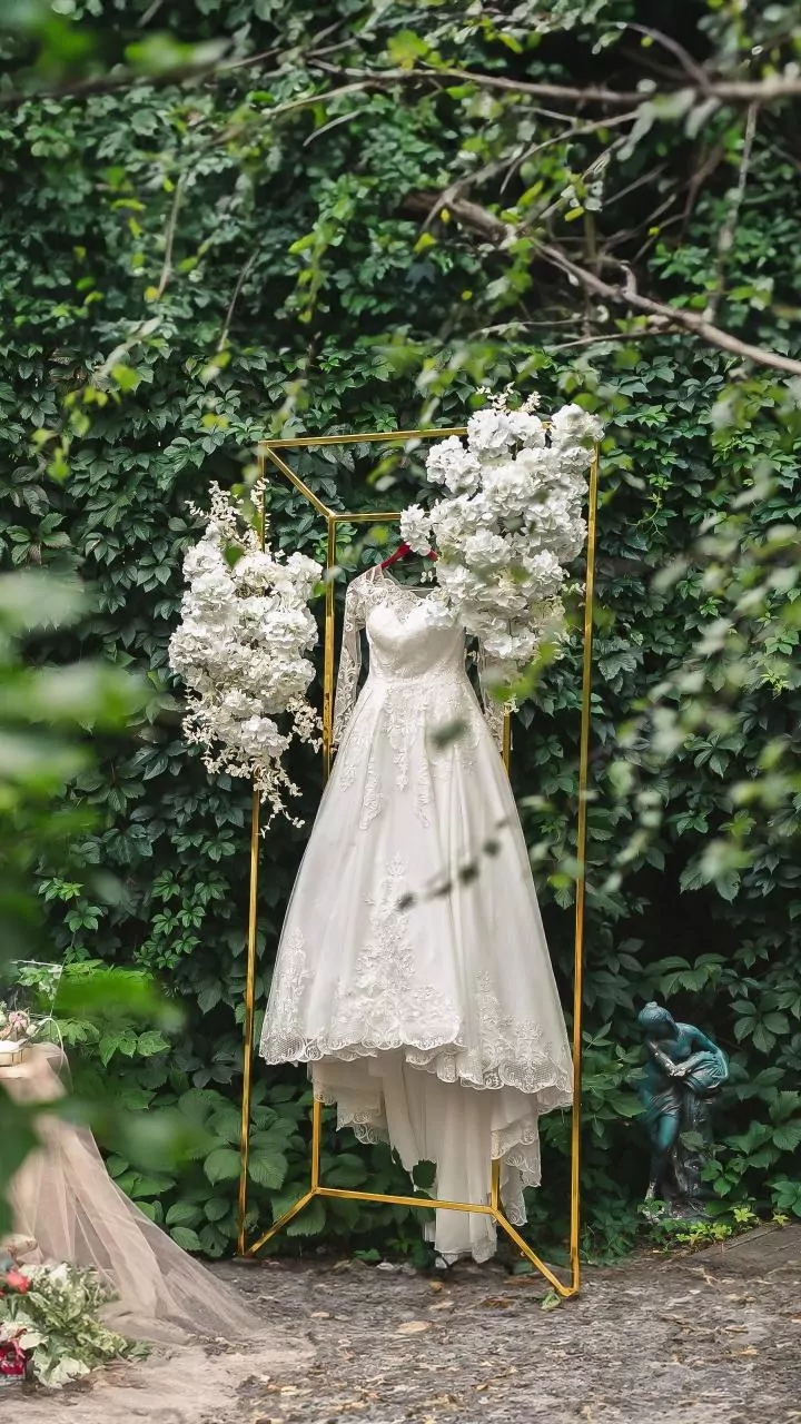 Beyond Red: 10 Bridal Colors for Modern Brides