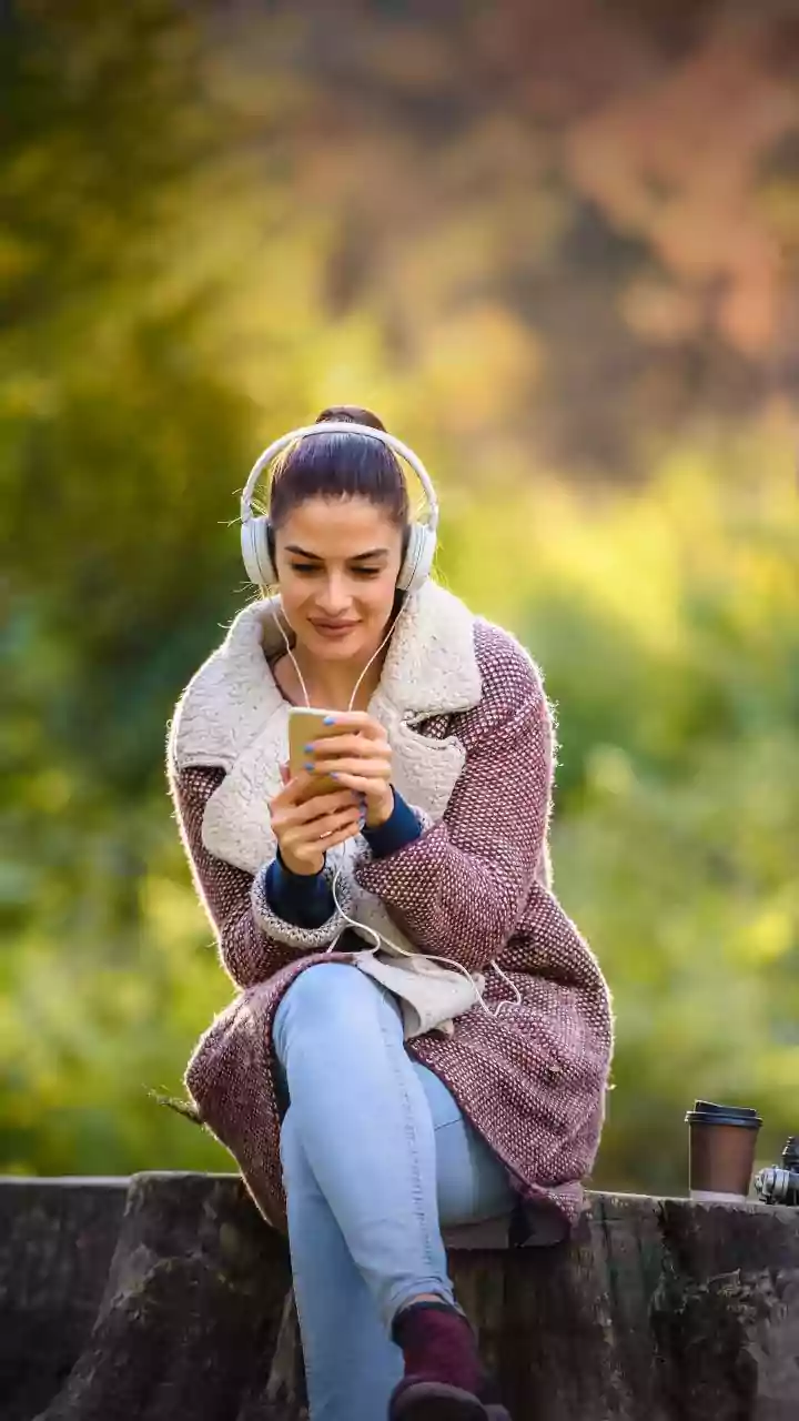 Why Young Adults Prioritise Screen-Free Audio Dramas During Evening Commutes And Relaxation Hours Daily
