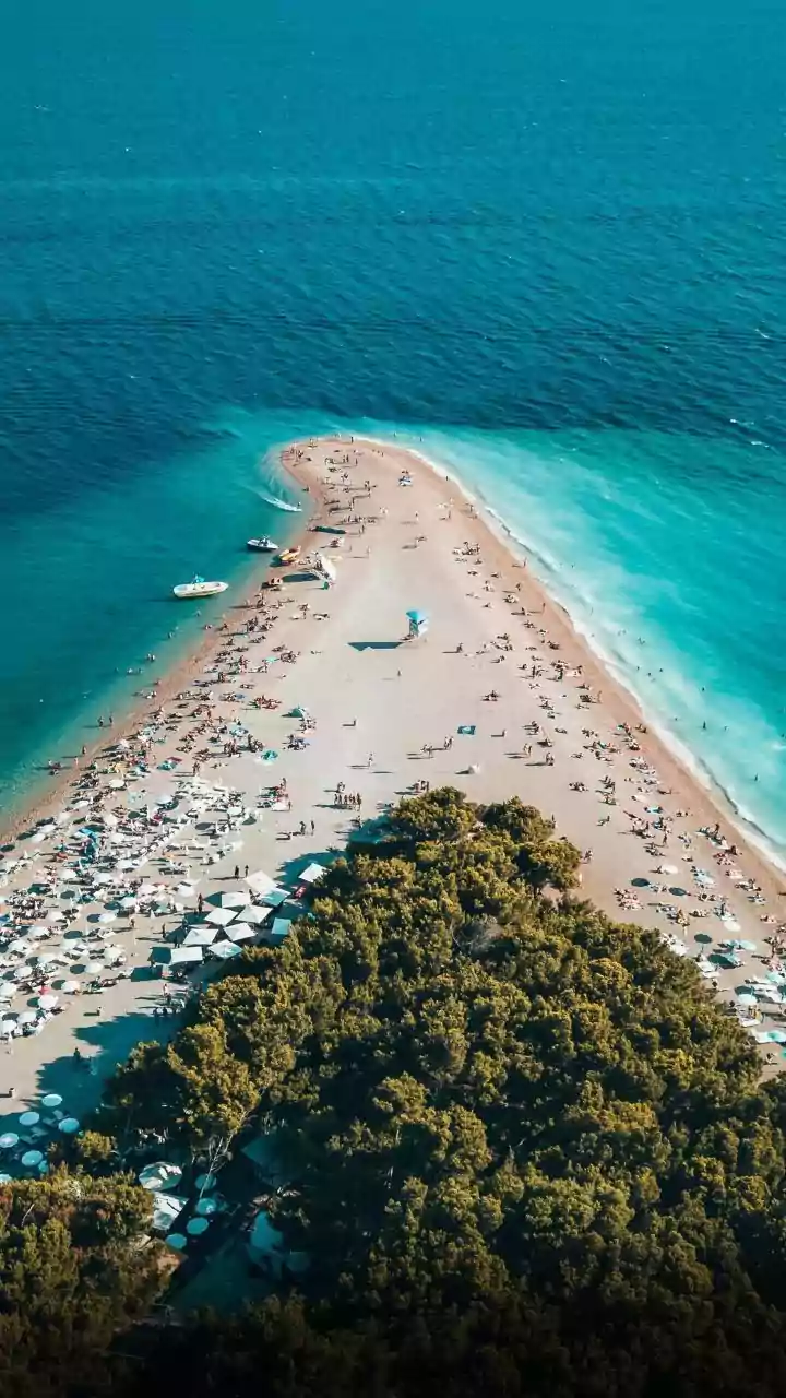 Smart Packing Rules For Beach Getaways: Keeping Gadgets Safe From Ocean Air