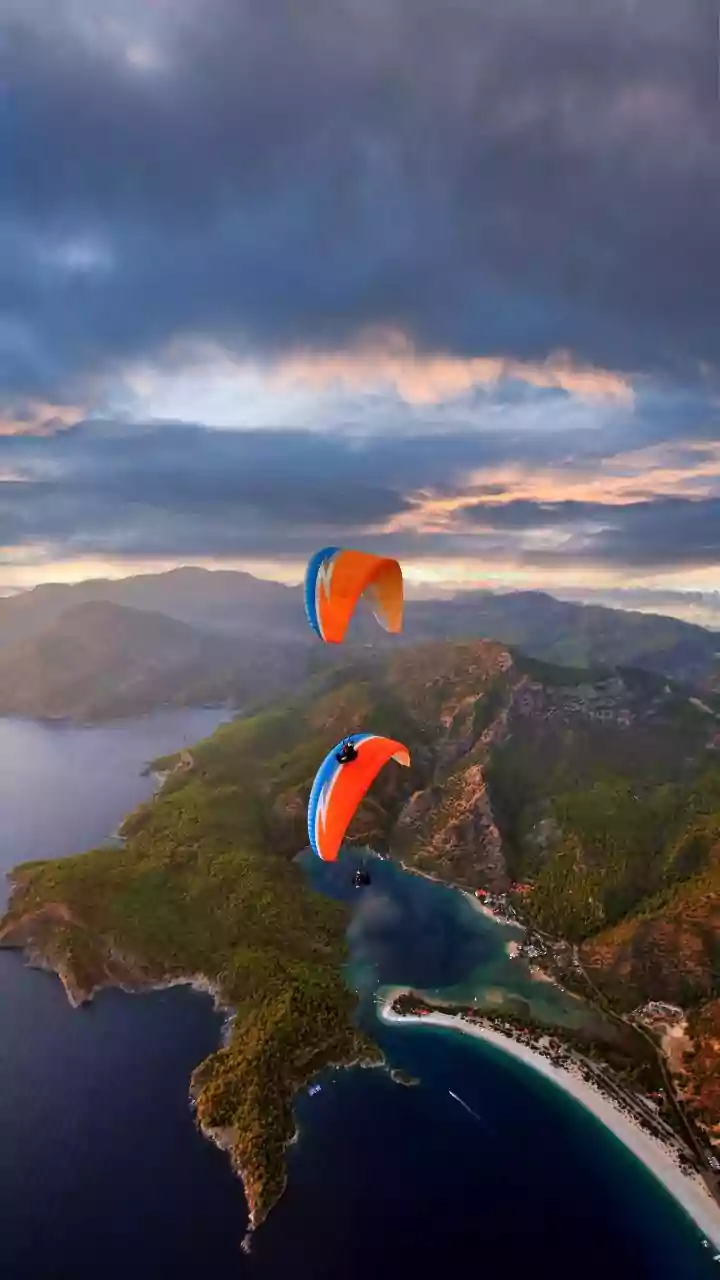 Soar to New Heights: Top 6 Global Destinations for Unforgettable Paragliding Adventures
