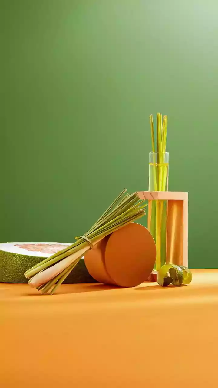 Lemongrass-Infused Cold Teas Offer A Vibrant Twist On Afternoon Hydration In Urban Centers