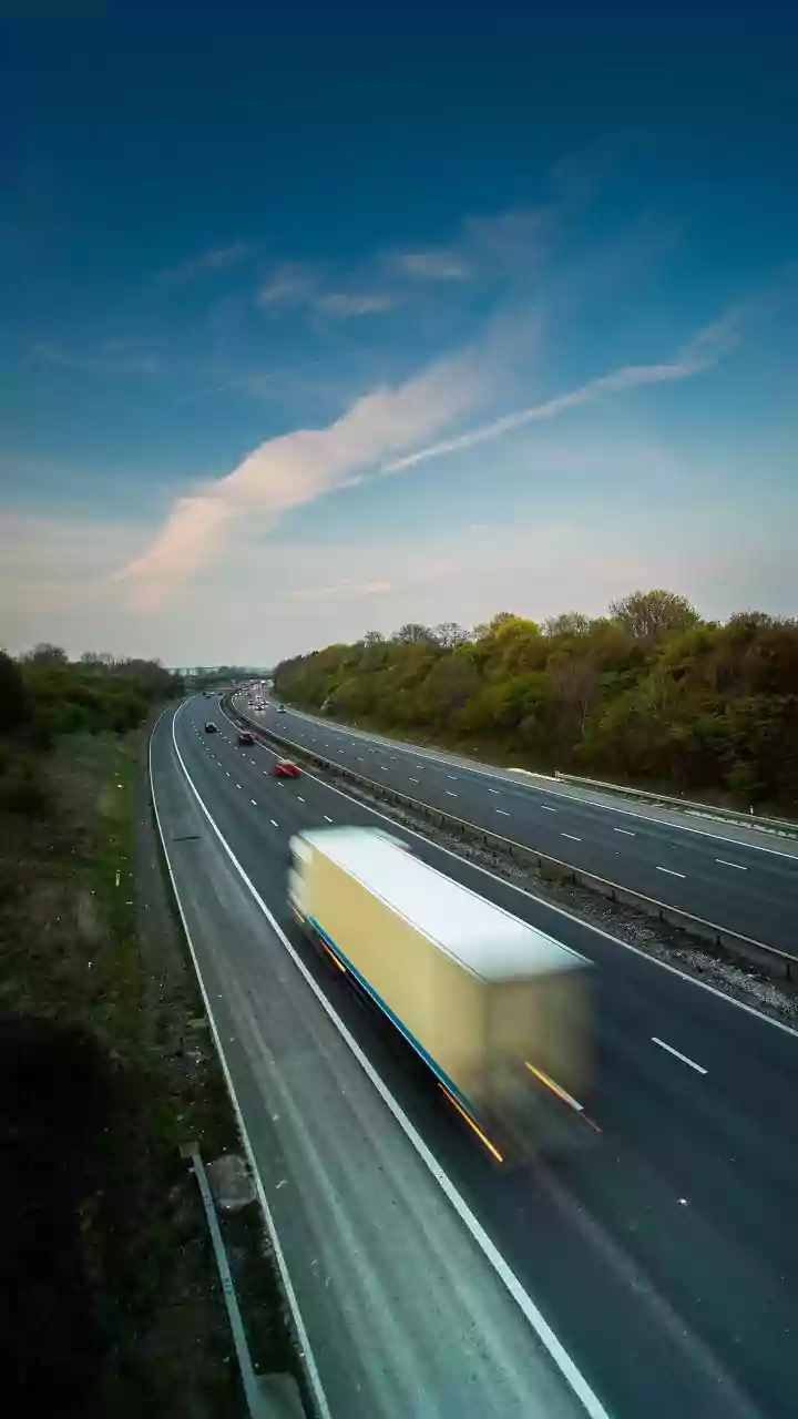 Seven killed as truck rams into multiple vehicles on Pune-Bengaluru highway