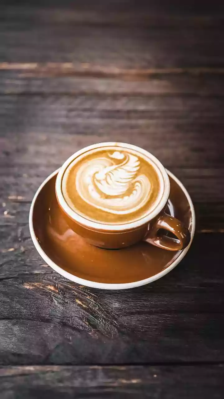 Cafeína pode restaurar memória afetada pela falta de sono, diz estudo
