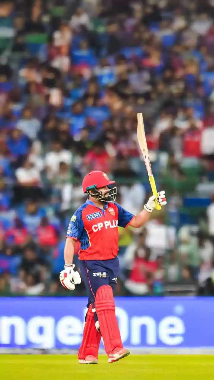 Prabhsimran Singh smashes six fours in an over against Mukesh Kumar