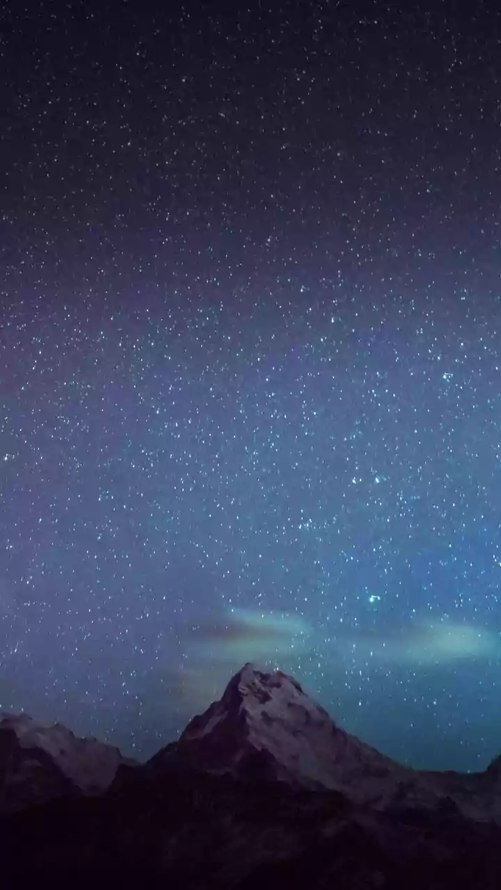 Aquarius Today: Your Daily Dose of Cosmic Insights