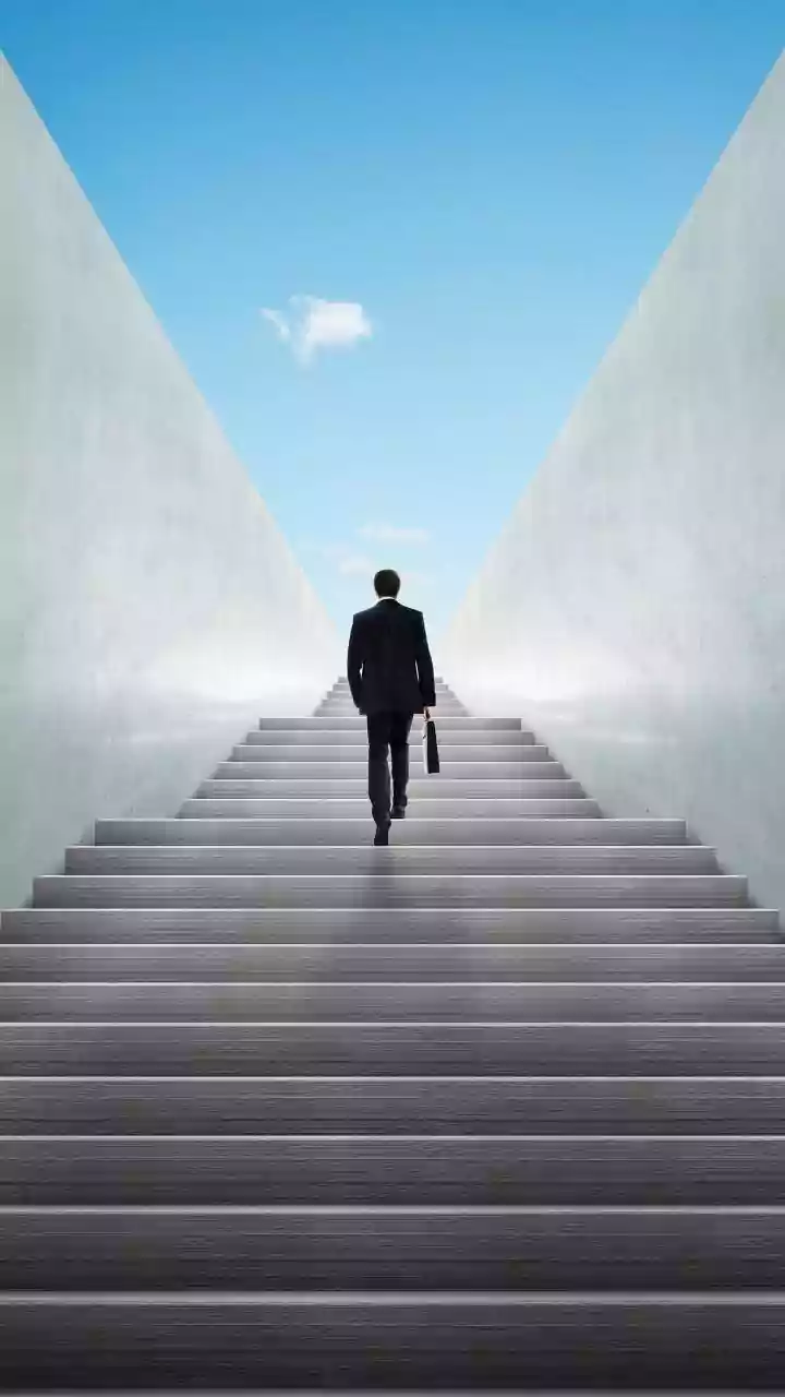 Entry-Level Job Seekers Need More than a Salary Benchmark