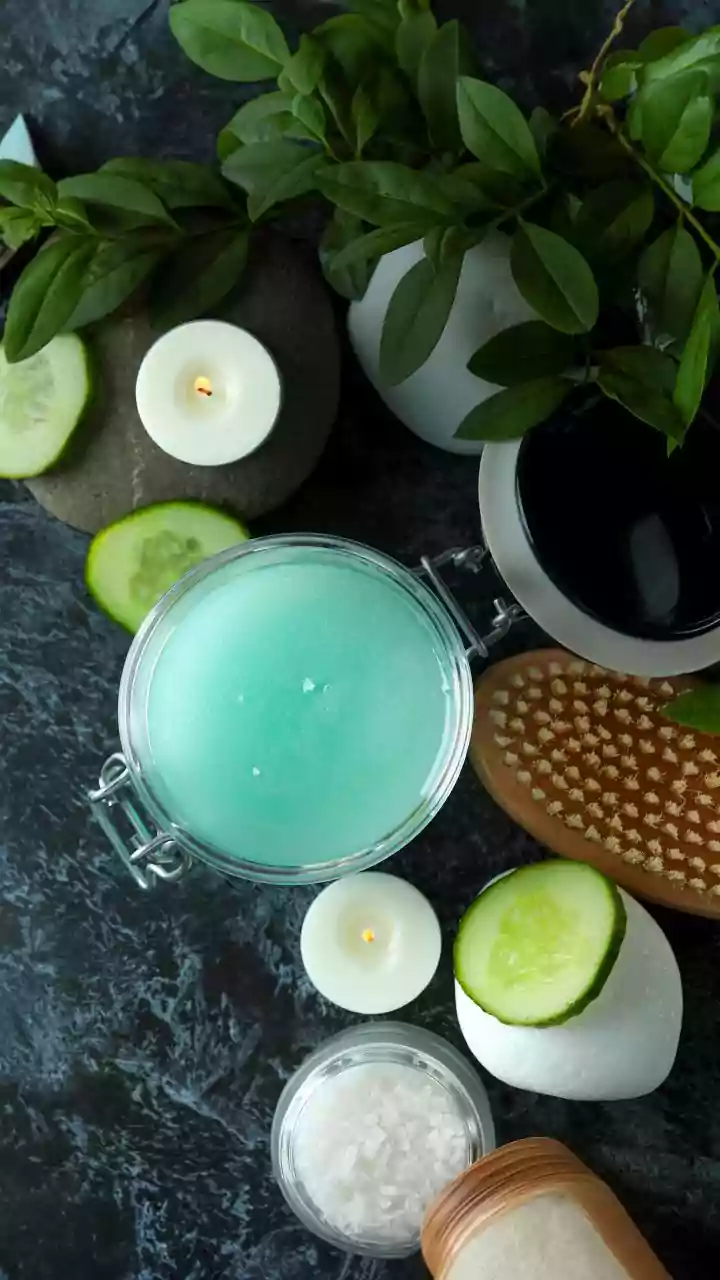 Cold water facial immersion offers fast natural relief for high stress and anxiety