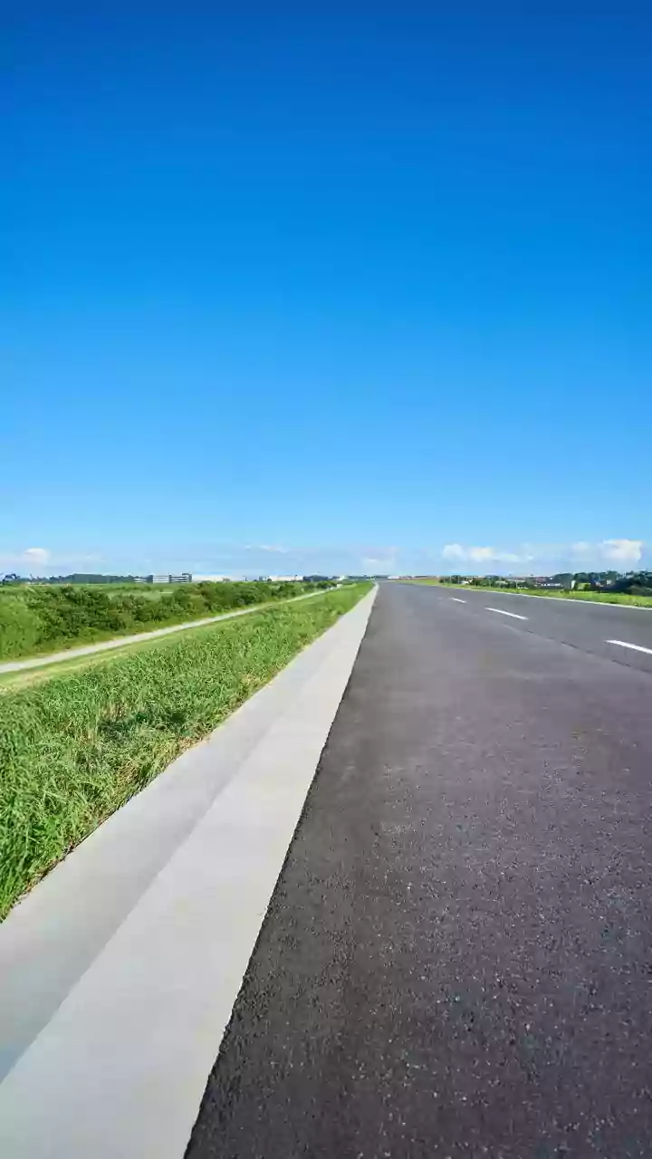 Bio engineered asphalt coatings patch rain damaged city streets using automatic self healing binders