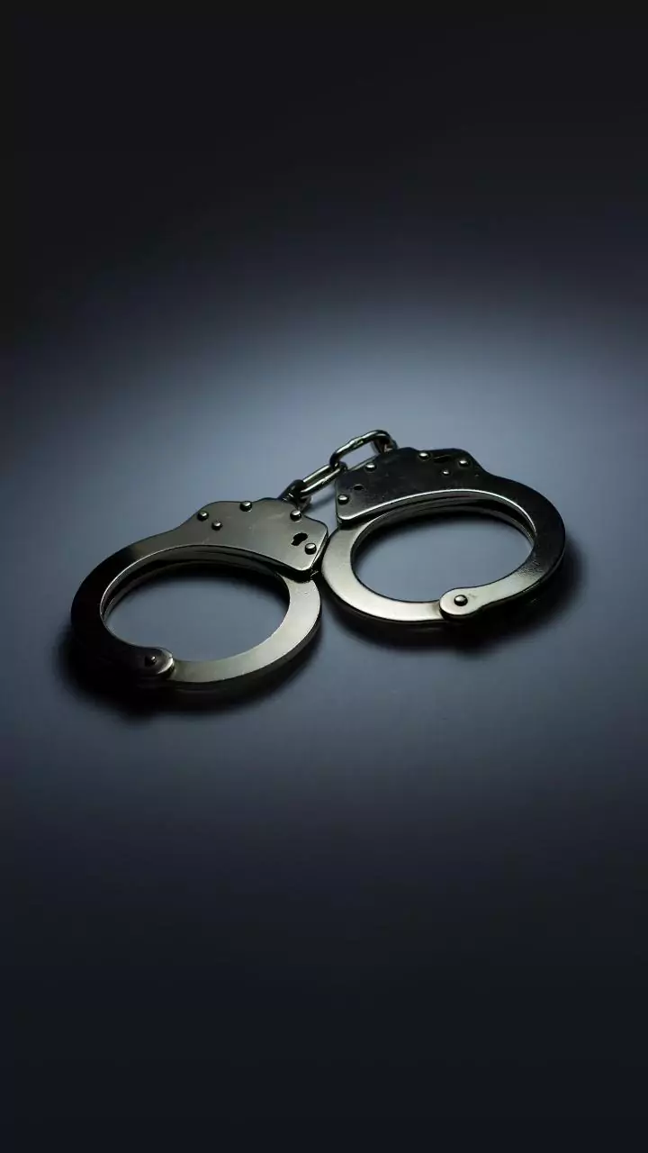 Man posing as CM's PA and DCP's husband cheats Mumbai resident of Rs 74 lakh; booked