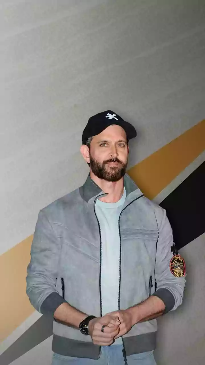 Saba Azad wishes Hrithik Roshan on his birthday, shares pictures with actor