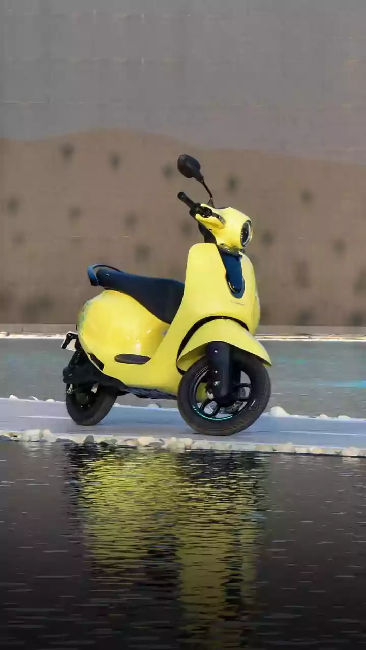 Scooter elétrica queridinha da Bajaj chega a linha 2026