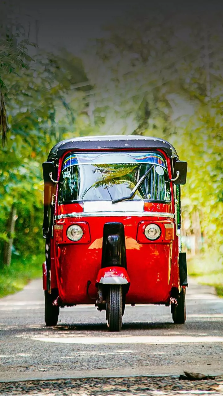 UP: Man killed in autorickshaw-truck collision in Etah, 1 injured