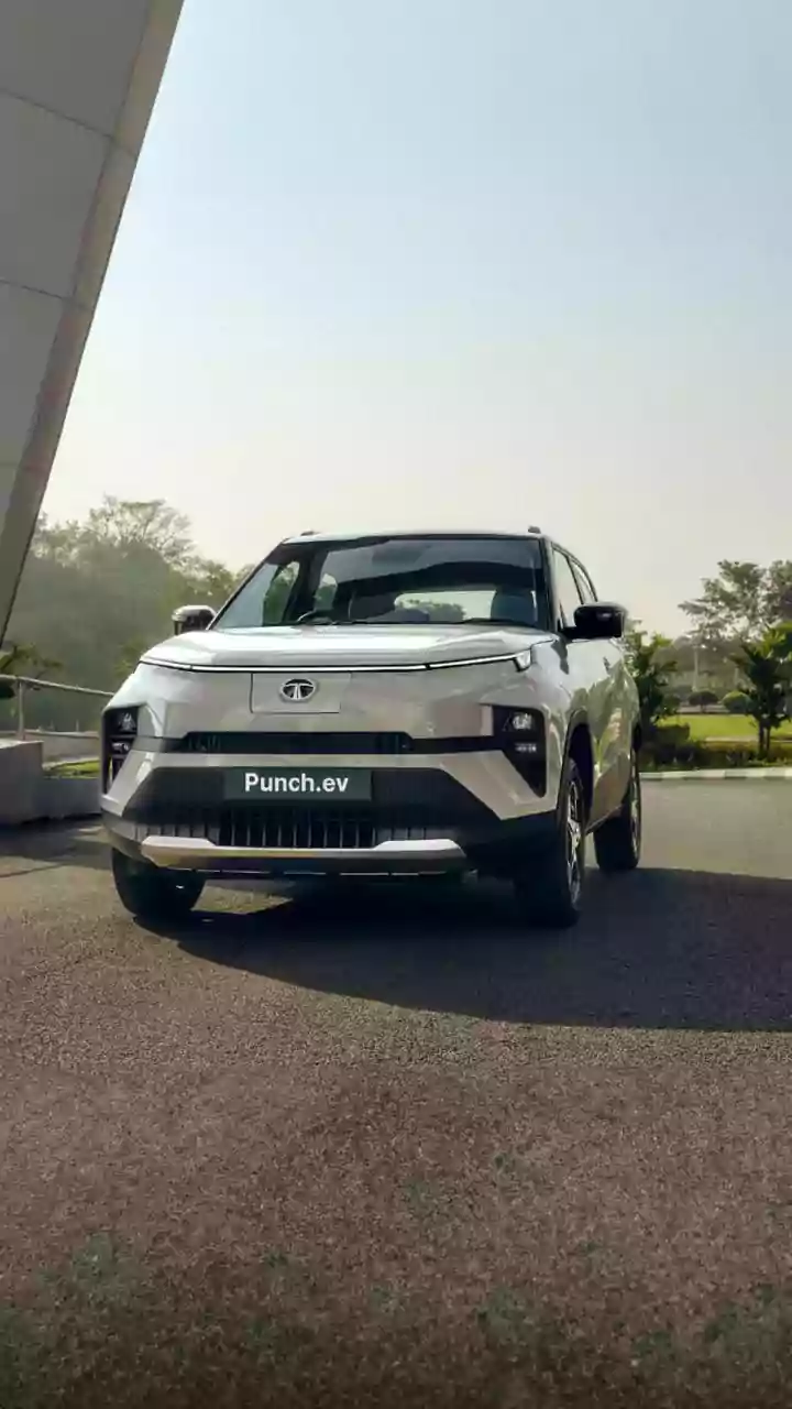 EV Boom: India records 2.3 million electric vehicle sales in 2025 | DETAILS