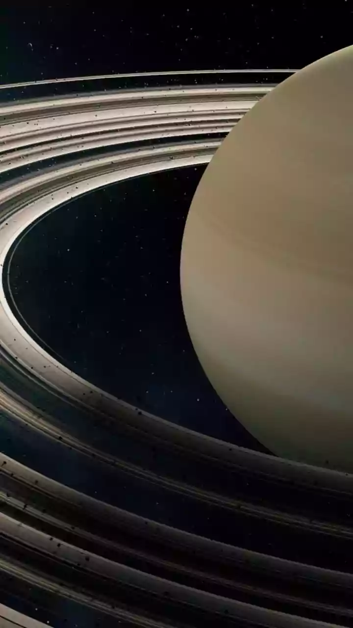 Saturn Appears With Distinct Yellowish Glow Right Before Sunrise