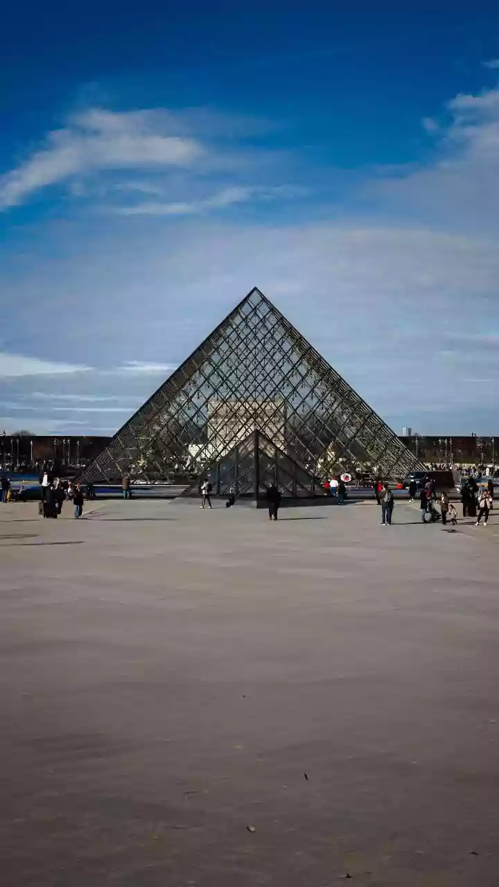 Why world's most visited museum has reached breaking point