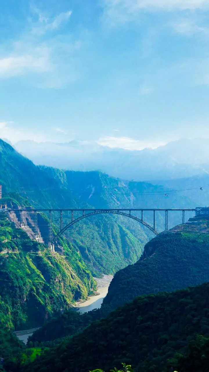 Pakistan seeks clarification from India over alleged variations in flow of Chenab