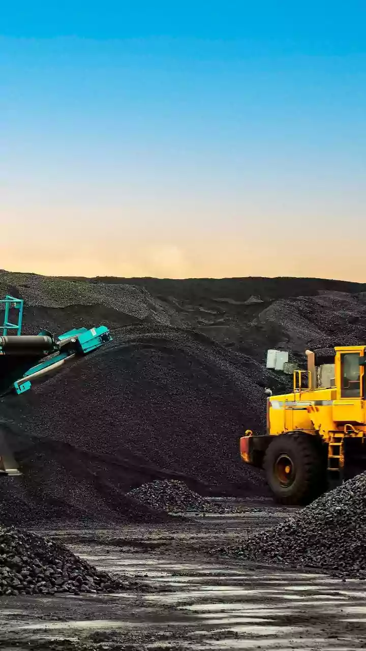 Indian coal stocks hit 3-year low, driving increased imports