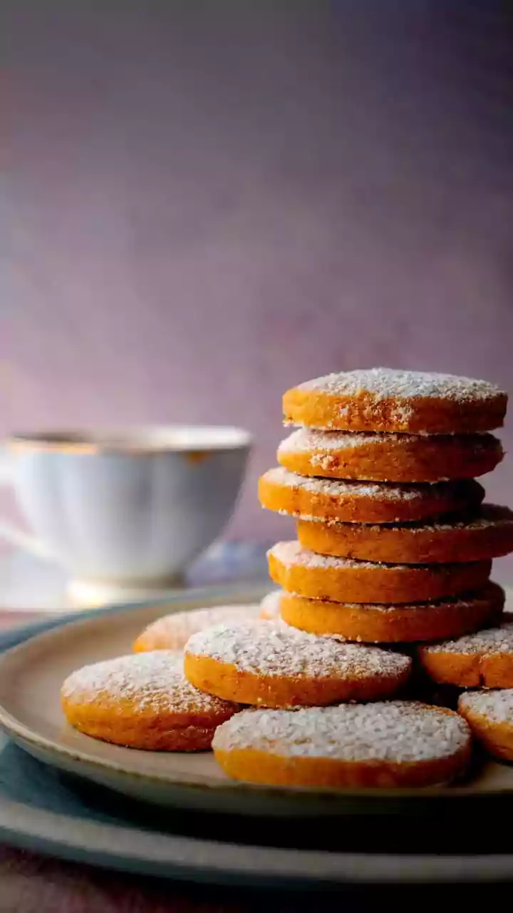 Forget Vada Pav, Mumbai's Real Monsoon Ritual Is Chai With THESE Biscuits  — And We Found The Best Shops