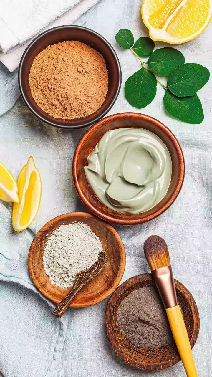 How to make masks with clay and natural paints