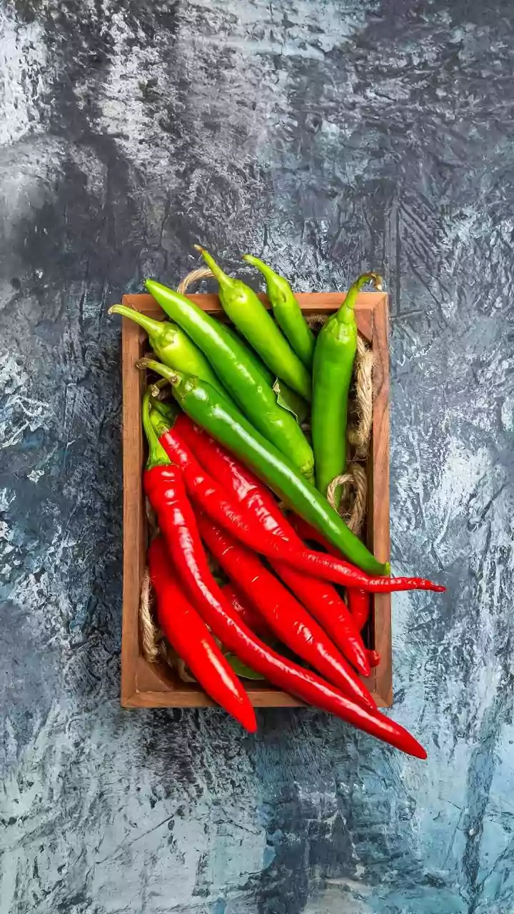 Growing Thai Chillies In Pots: Harvesting Chillies As They Ripen